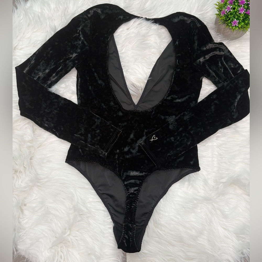 Victoria's Secret Black Velvet Bodysuit Size XS - Picture 3 of 6
